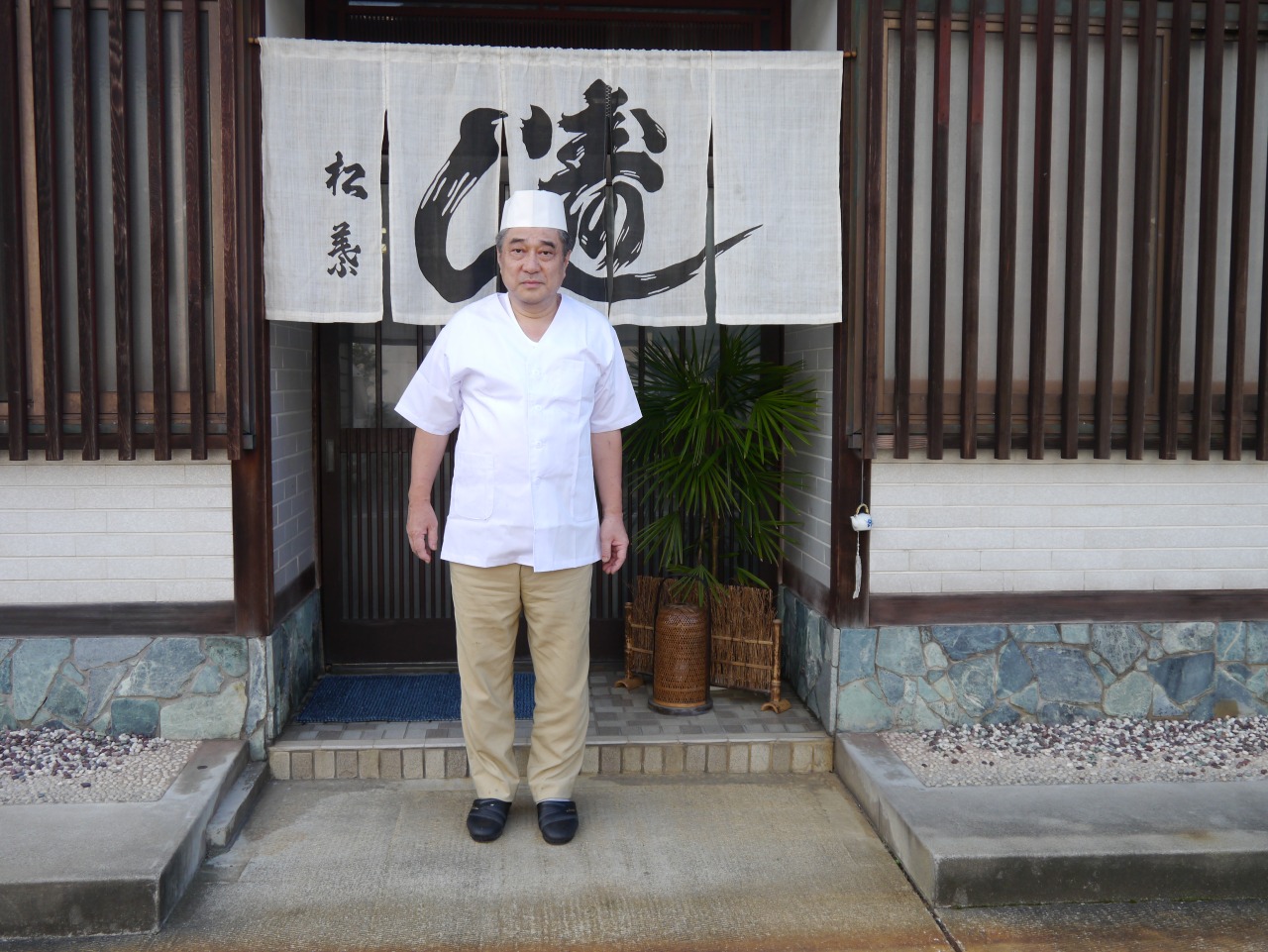 店主の串田さん。