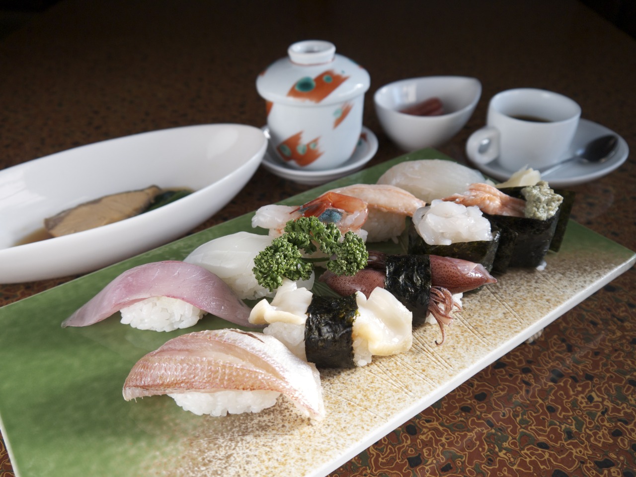 富山湾寿司(2,900円(税込))。