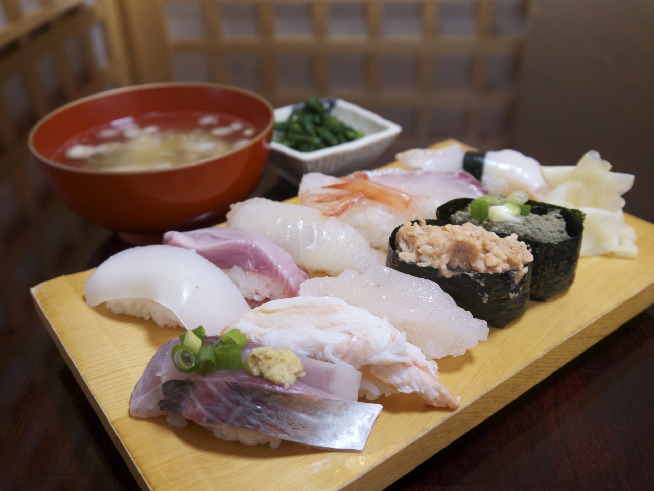 富山湾鮨　(2,900円（税込）)。