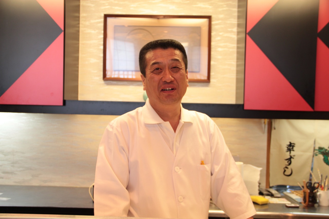 店主の上銘さん。