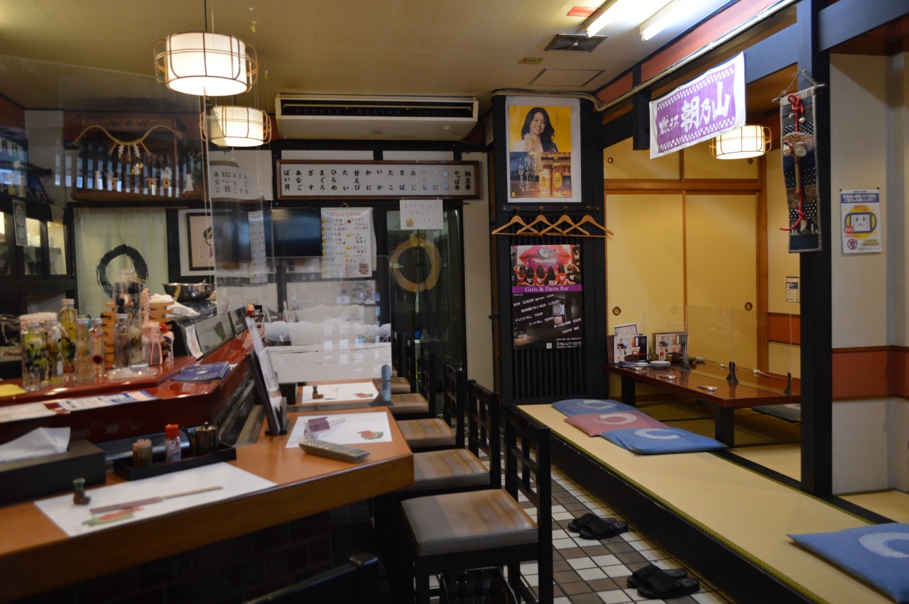 店内はつい長居したくなる親しみやすい雰囲気です。