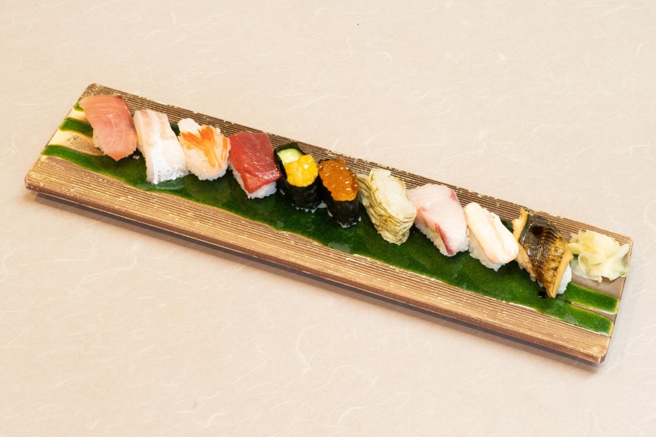 「にぎり・上」10貫、2,970円。