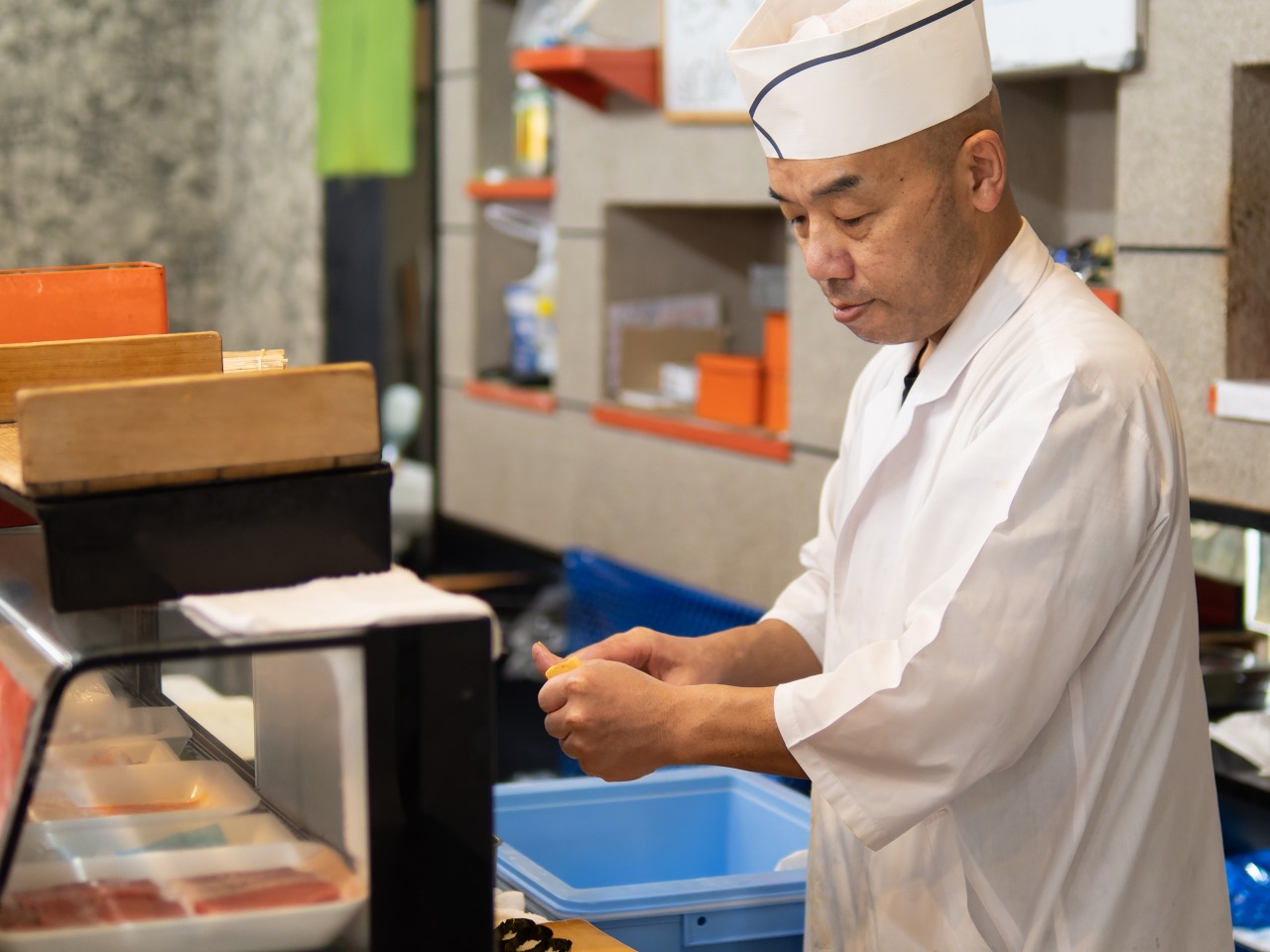 店主の志賀さん。