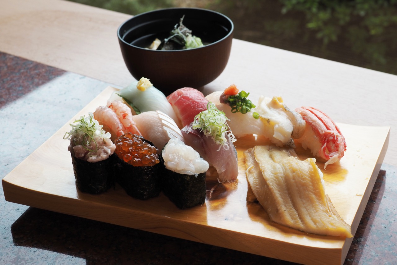 特上ランチ　1,880円。