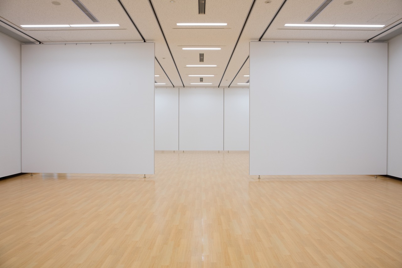 展示室は個展等の利用も可能