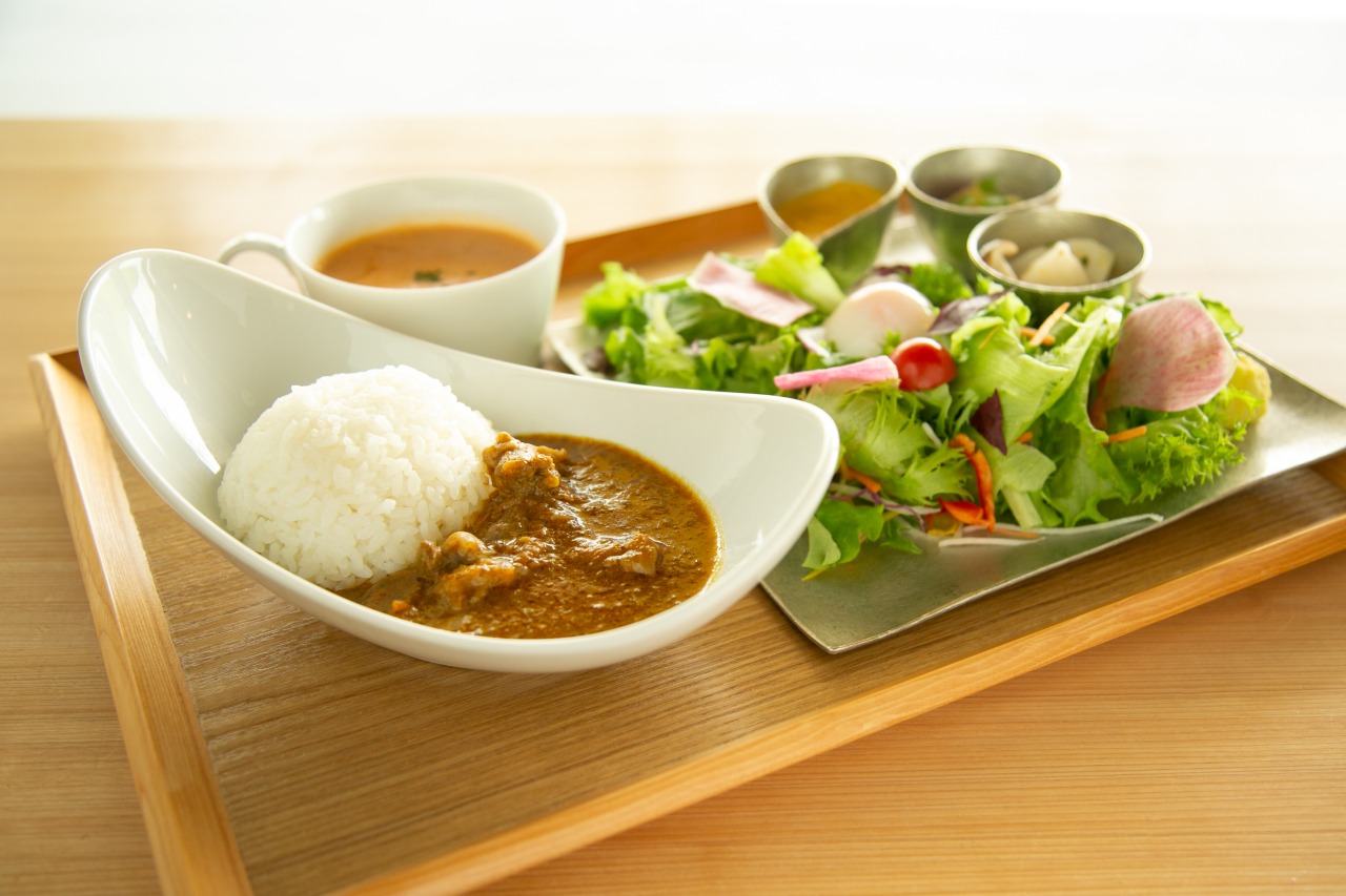 富山県産コシヒカリの牛スジカレー