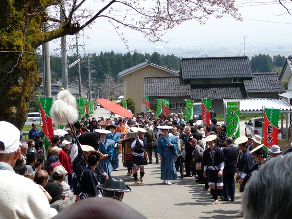富山藩主の入山行列を再現