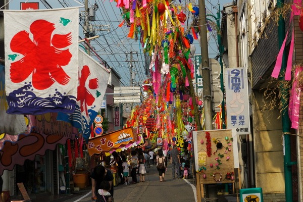 たくさんの飾りで町が華やかです