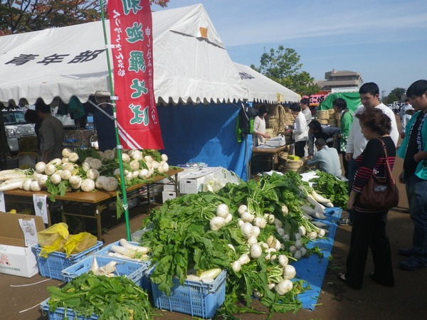 地元の農産物を直売