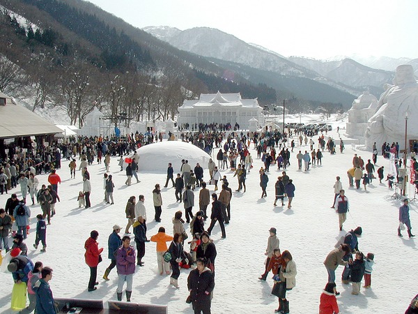 巨大な雪像は圧巻!