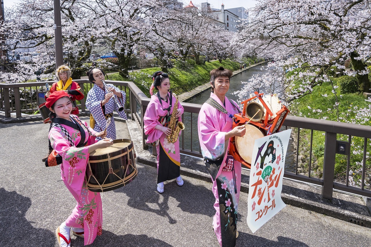 チンドンのピンクに染まる３日間