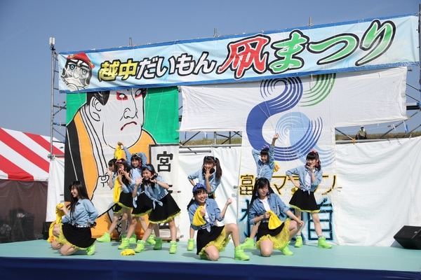オープニングステージも盛り上がっています♪