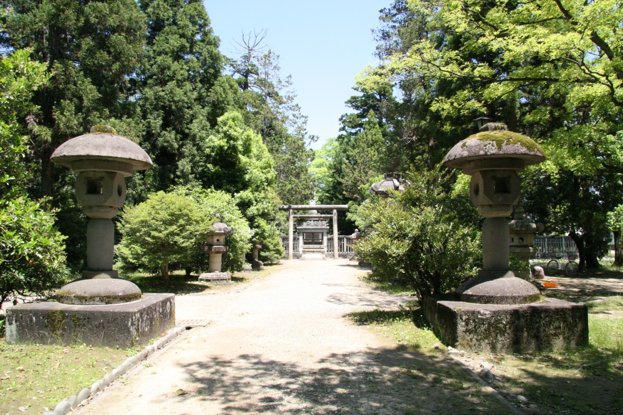 利長公墓所
