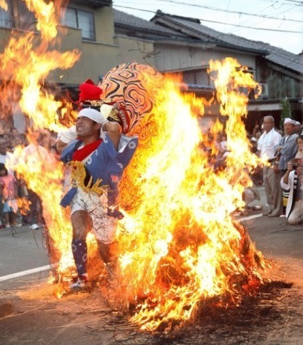 二口熊野社秋季大祭(火渡り神事)