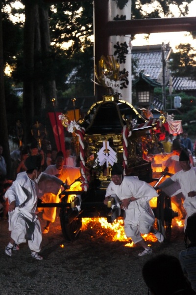 櫛田神社秋季例祭（火渡り神事）