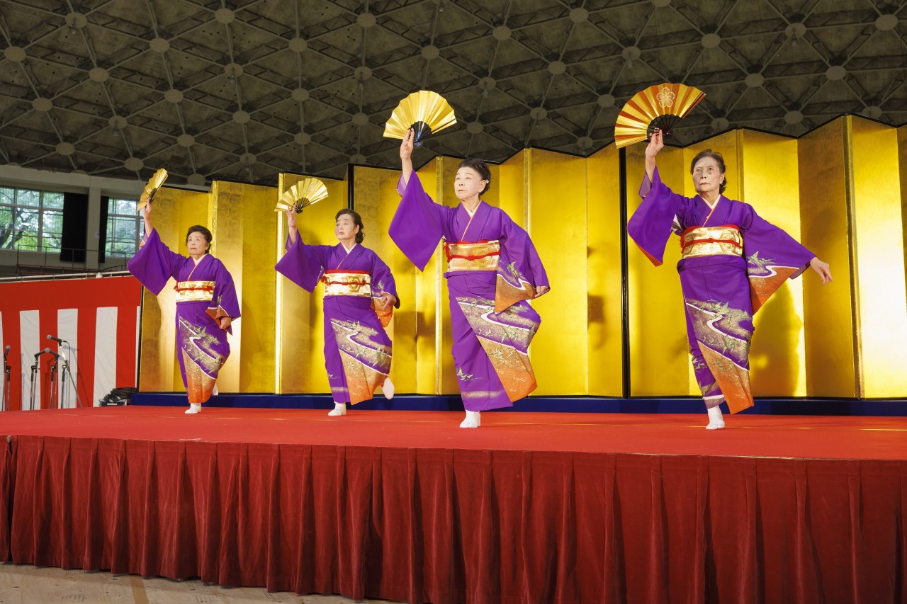 芸能発表・お茶会・屋台村など朗唱以外のイベントもお楽しみいただけます