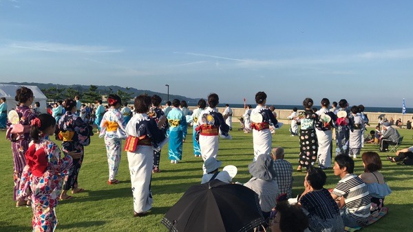 氷見市民が踊る氷見音頭
