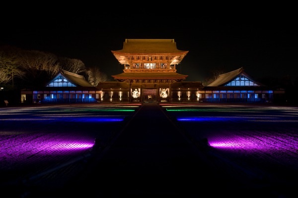 夏の国宝 瑞龍寺　夜の祈りと大福市