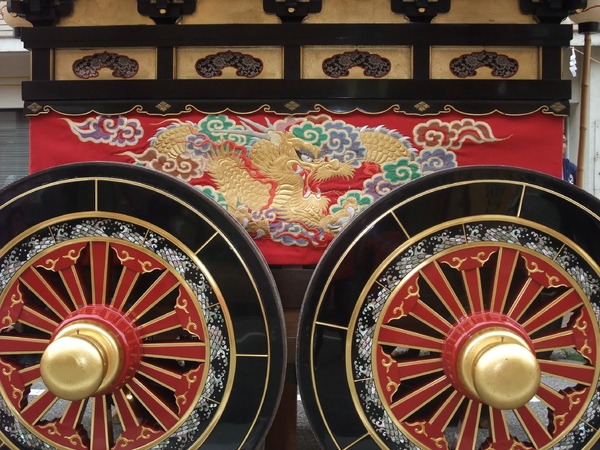 美術工芸の粋を集めた曳山