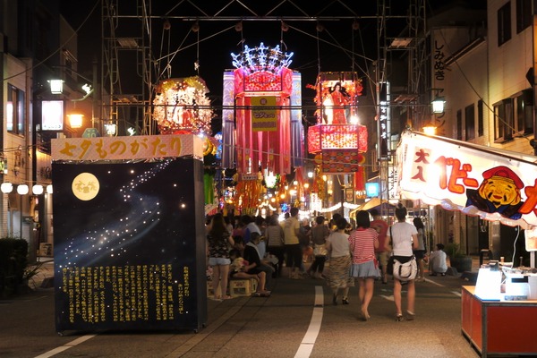 毎年たくさんの人で賑わいます