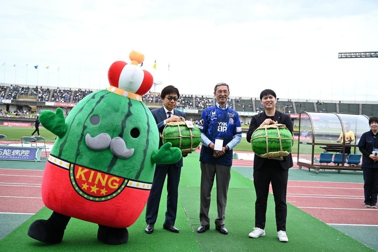入善町PRマスコットキャラクター ジャンボ～ル三世が応援！