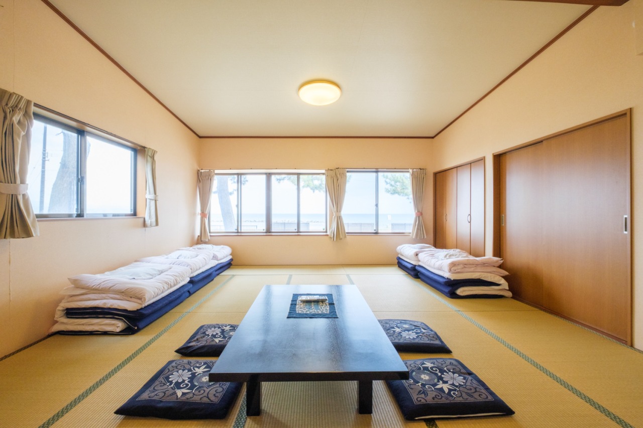 別館なぎさは、２０畳の海の見えるお部屋です！