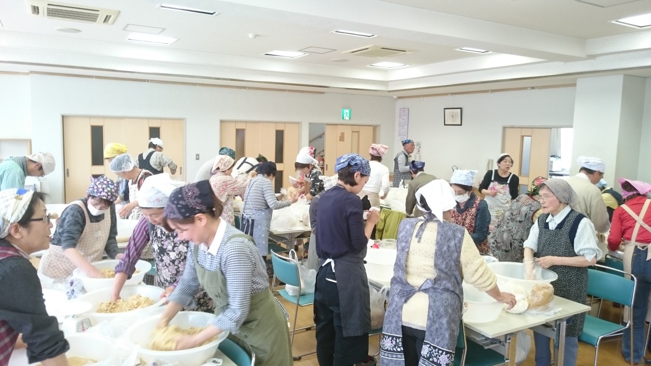 「手づくりみそ教室」の様子①