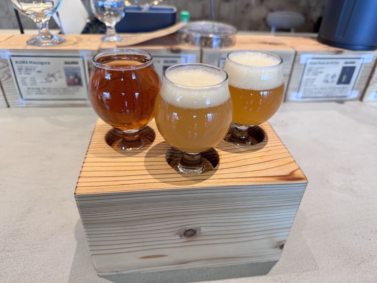 心地よい秋の芝生公園で飲むビールは最高！
