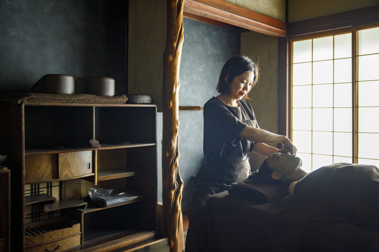 昆布のパックを体験できるエステサロン