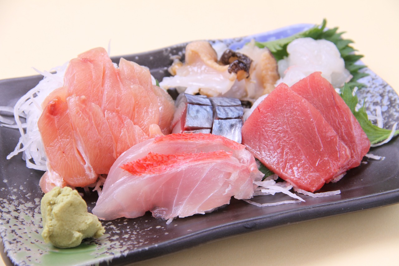 新鮮な富山の魚を刺身で。
