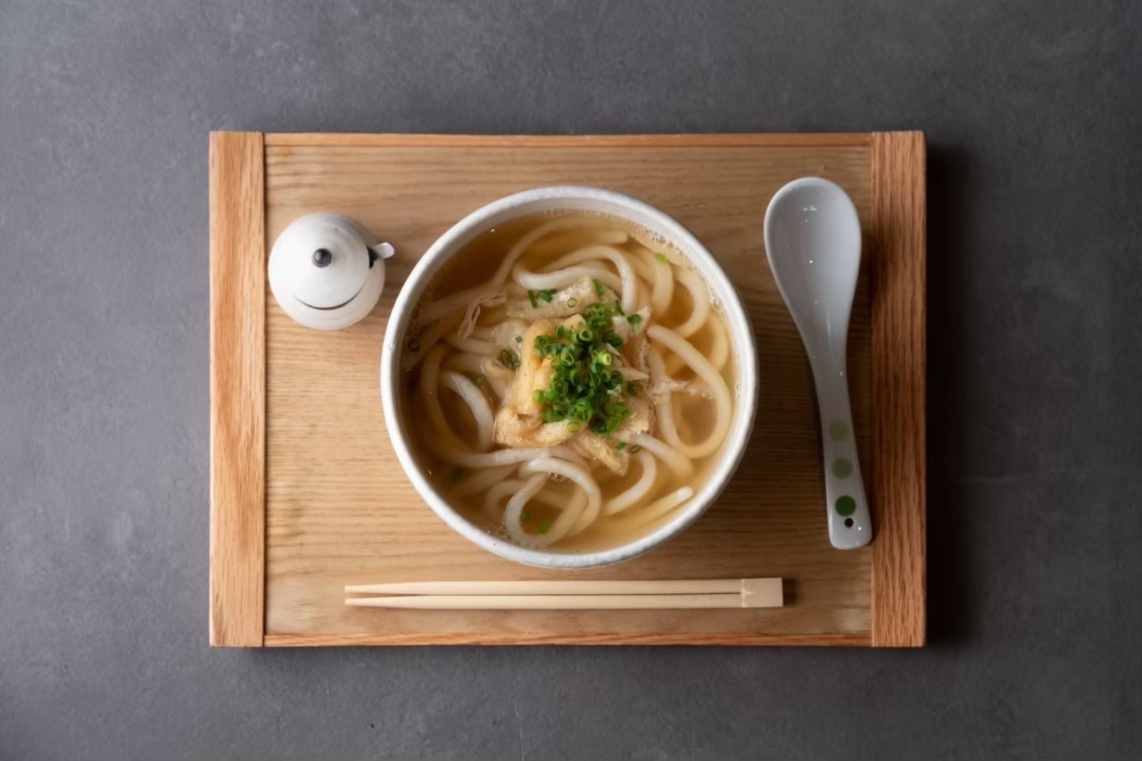 温かいうどんといえばコレ!!【かけうどん】刻み薄揚げ入り