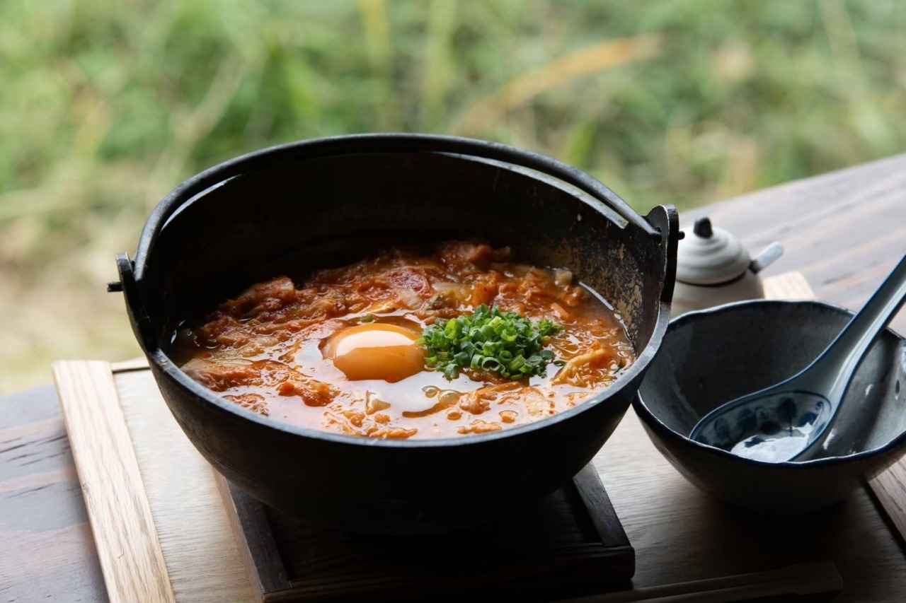 【赤鍋うどん】自家製キムチを使ってます