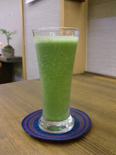 季節の野菜や果物を使った「スムージー」