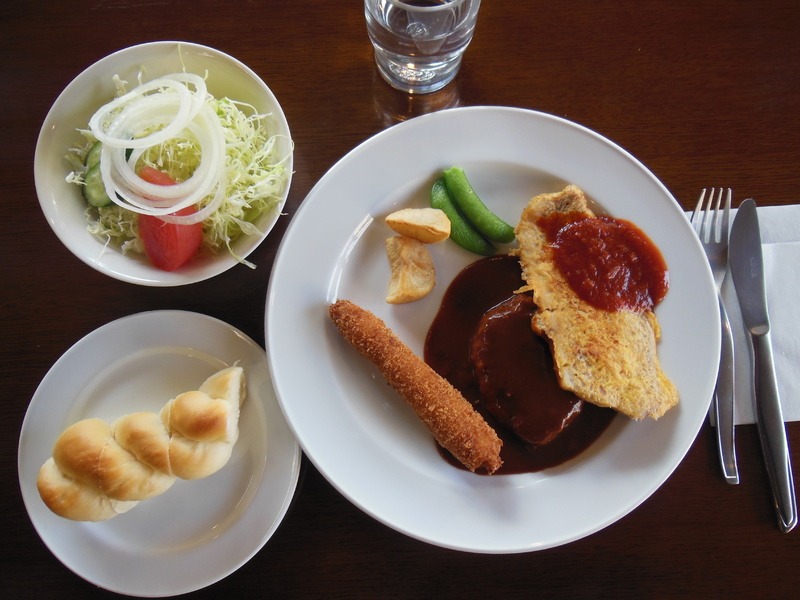 昔なつかしい定番の洋食ランチ(Aランチ)