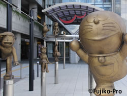 [C] Doraemon Walking Road (Wing Wing Takaoka)